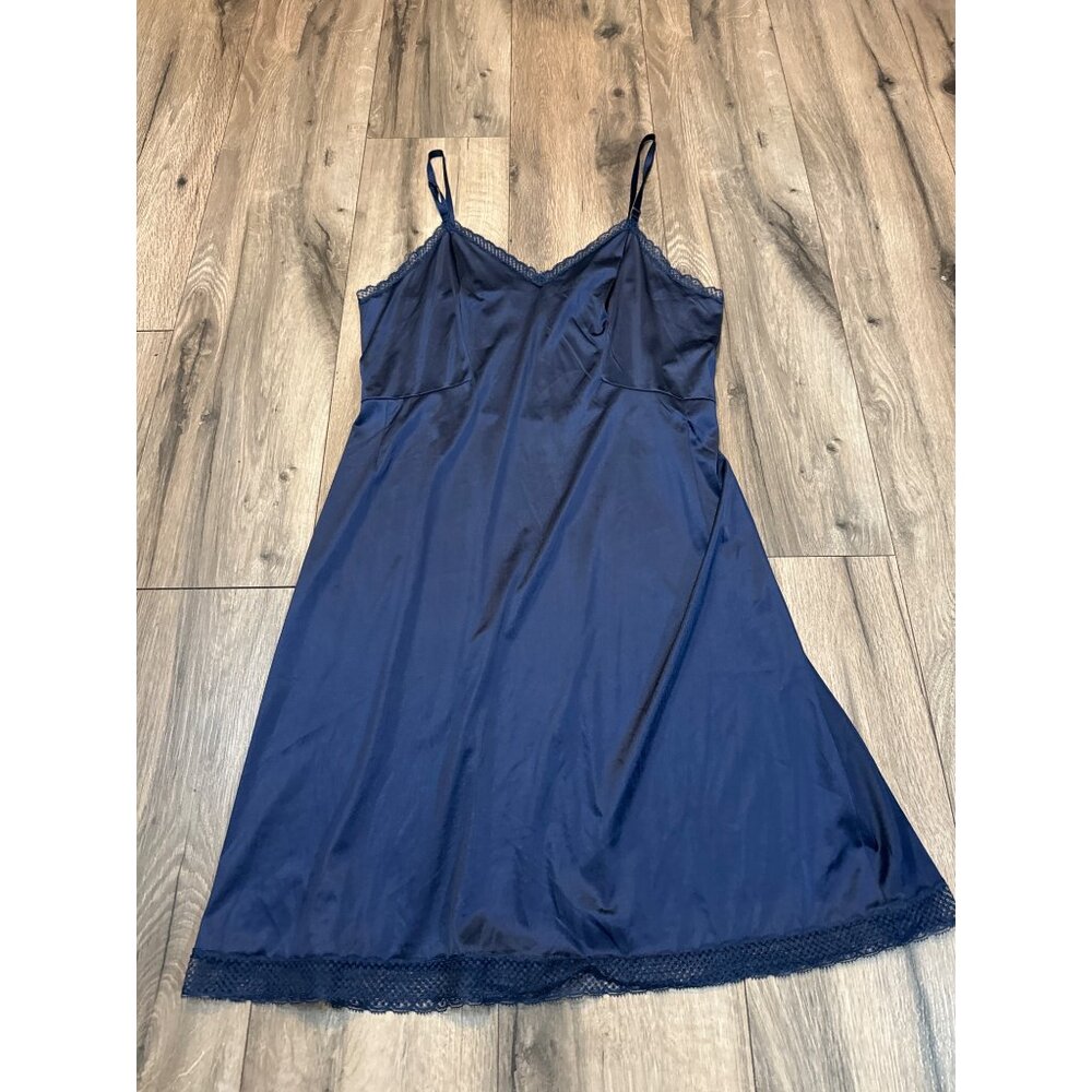 Vanity Fair Womens Nylon Antron Slip Lace Trim Size 38 Midnight Blue USA